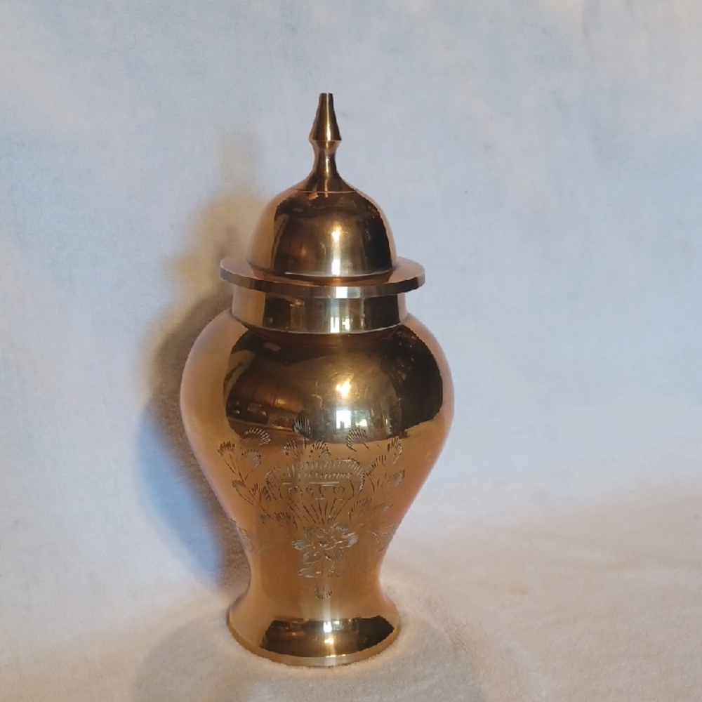 Vintage Solid Brass Ginger Jar Brass Urn Etcheded Brass Made In India